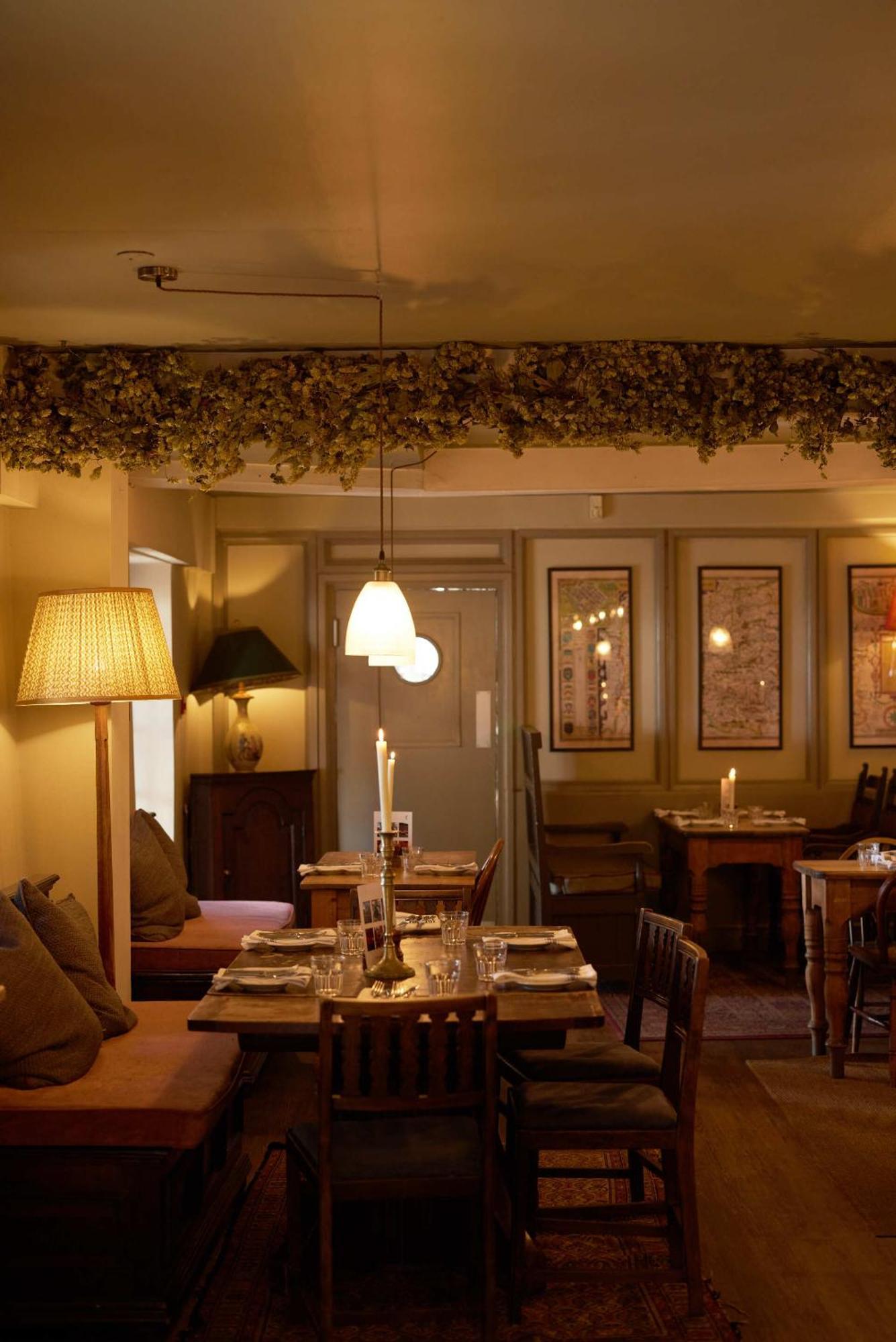 The Grosvenor Arms Hotel Hindon Exterior foto