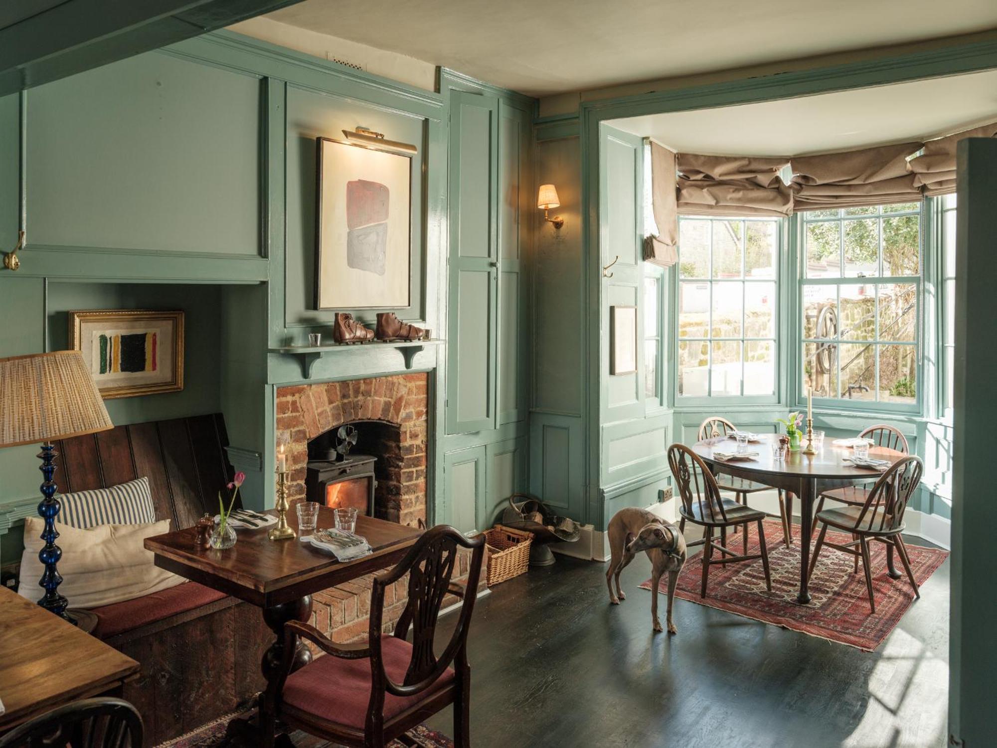 The Grosvenor Arms Hotel Hindon Exterior foto